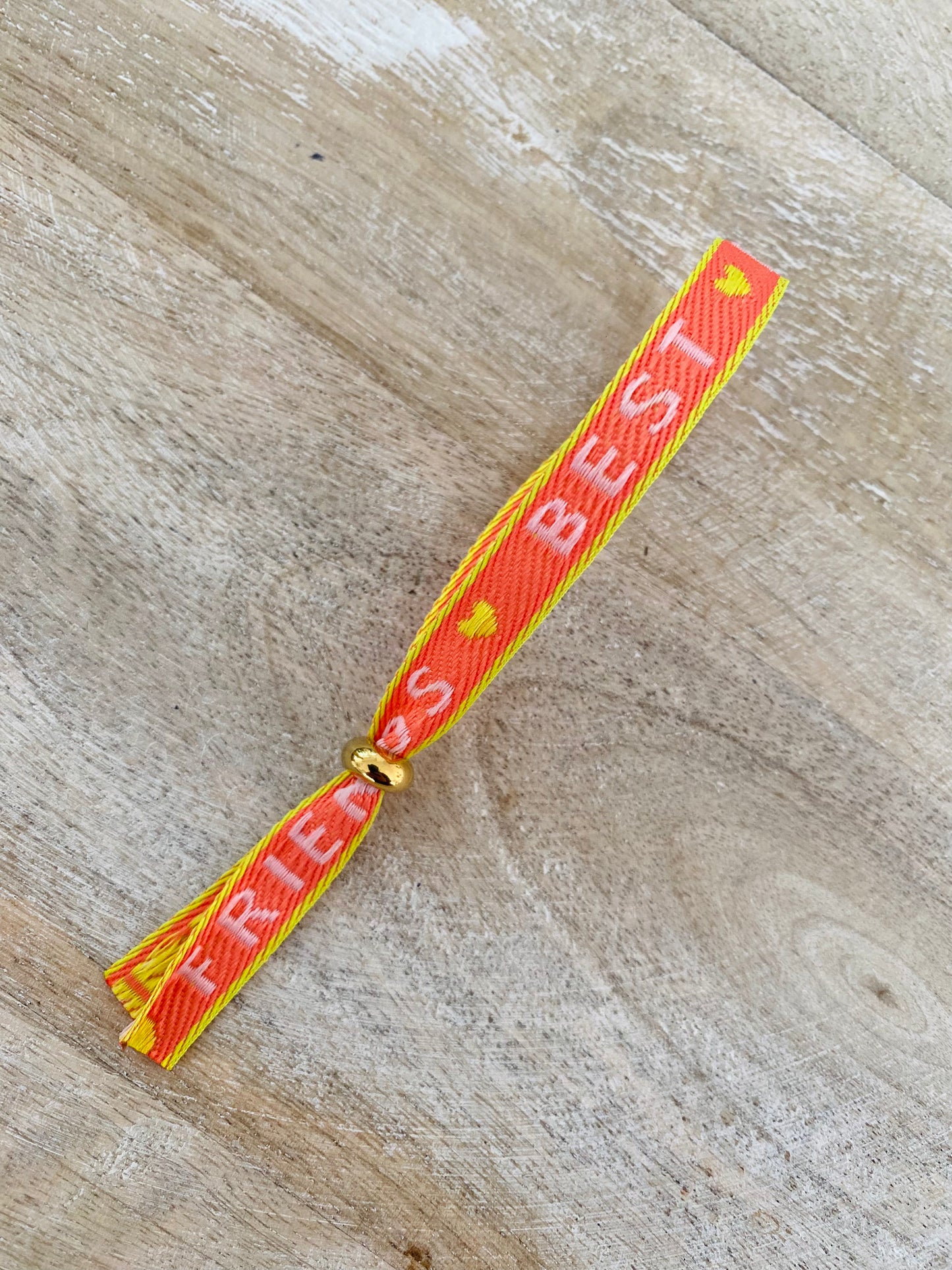 Armbänder aus Stoff