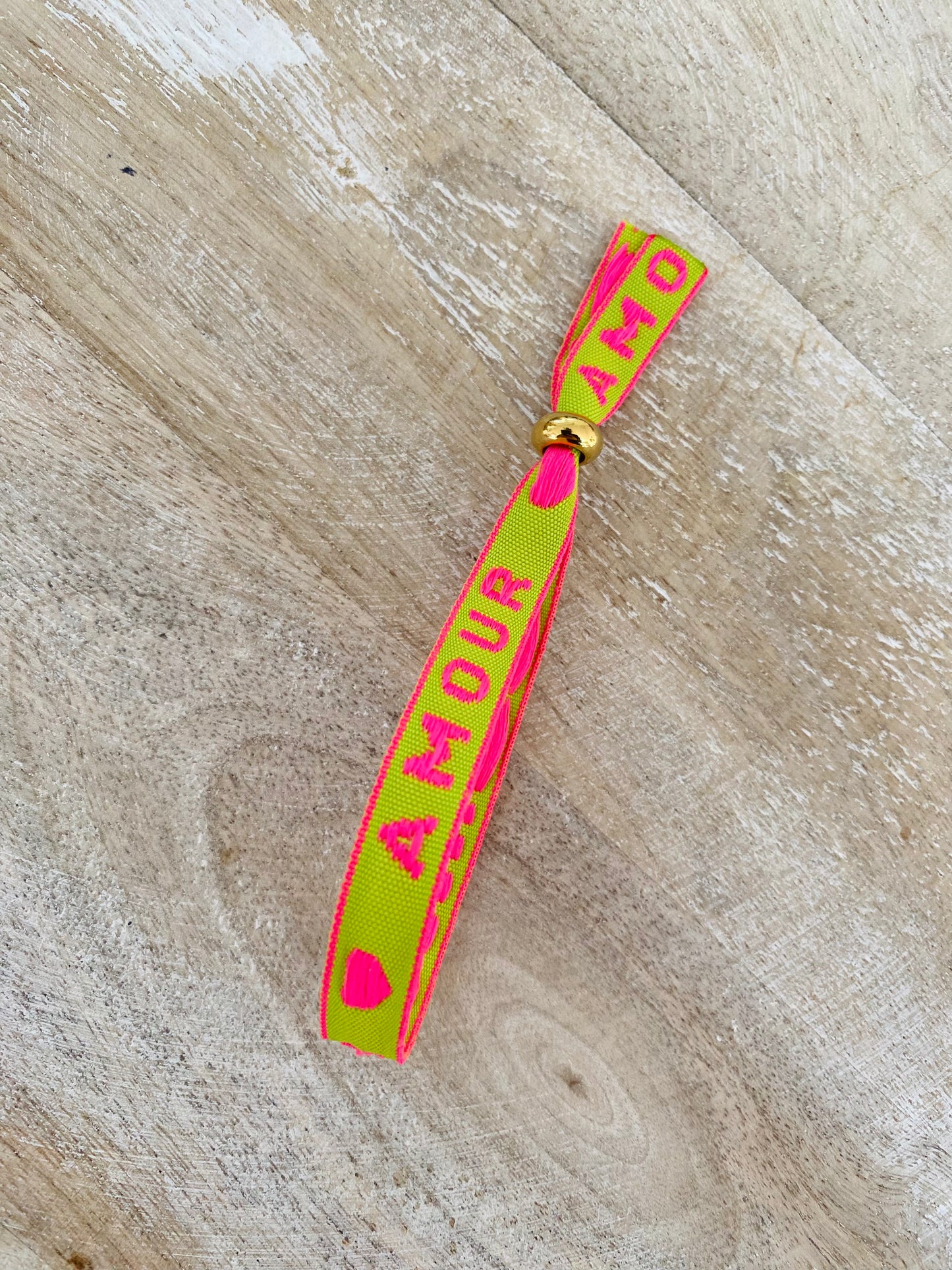 Armbänder aus Stoff