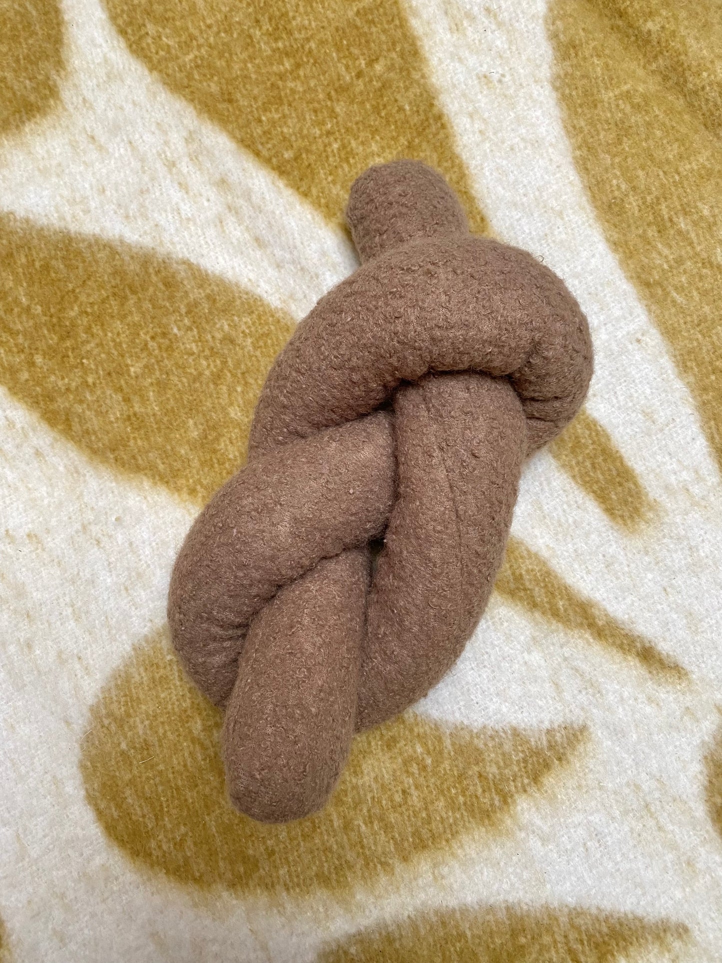 Schnüffel Knoten Taupe